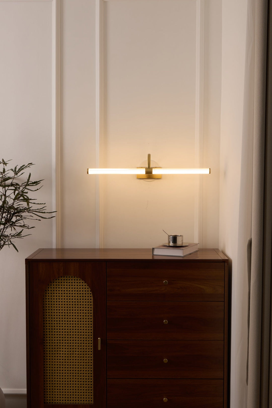 Avery Vägglampa