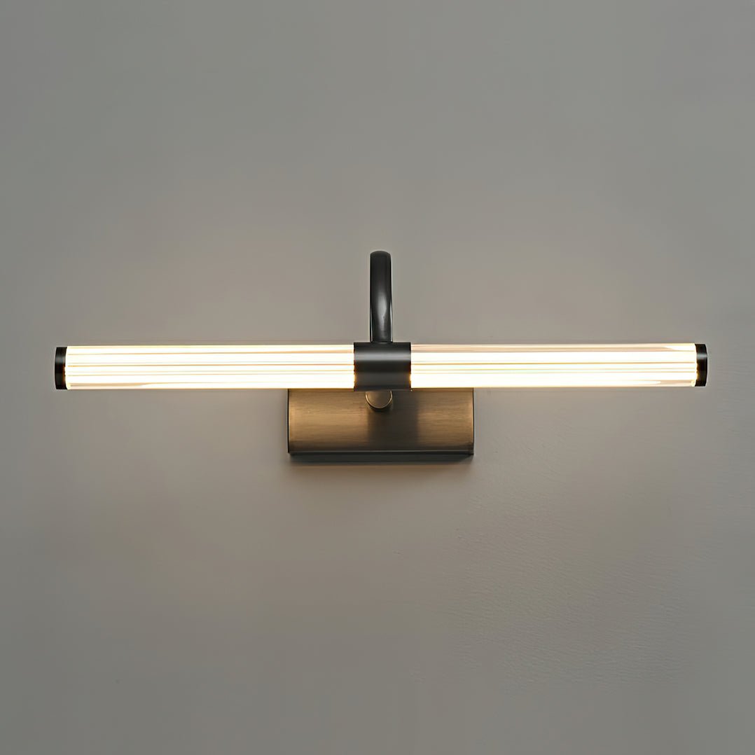 Avery Vägglampa