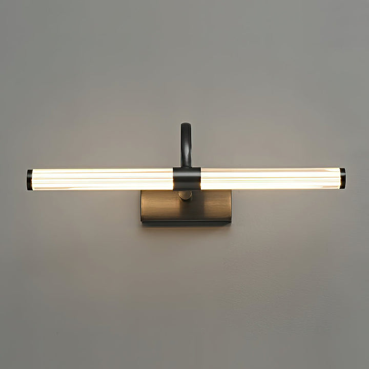 Avery Vägglampa