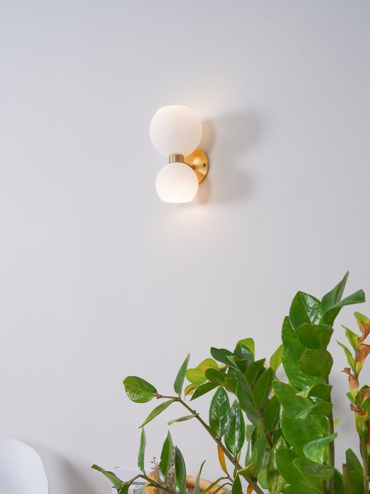 Betty Vägglampa