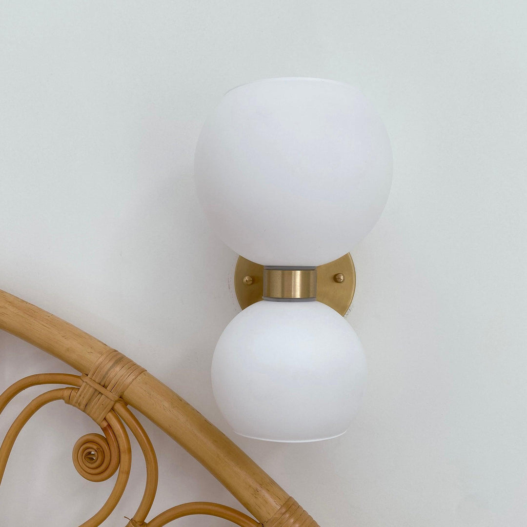 Rund pärlvägglampa