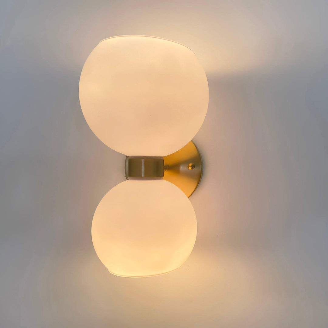Betty Vägglampa