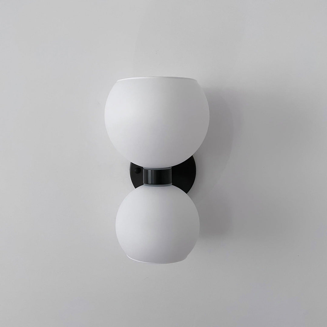 Betty Vägglampa