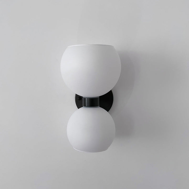 Betty Vägglampa