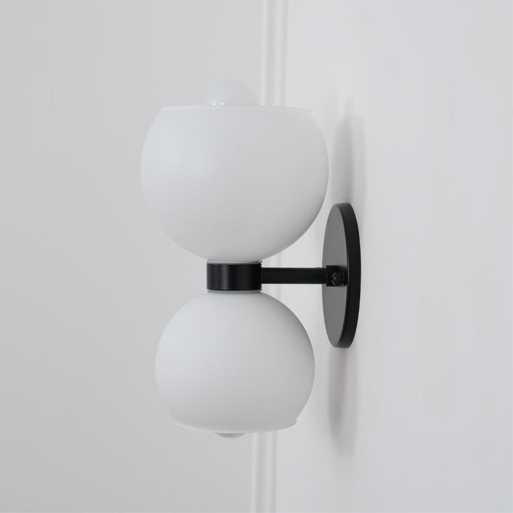 Betty Vägglampa