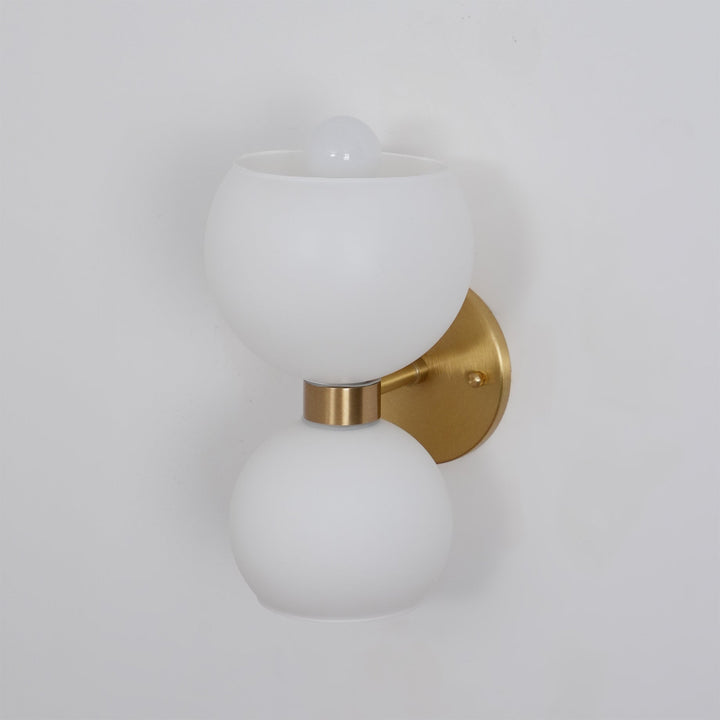 Betty Vägglampa