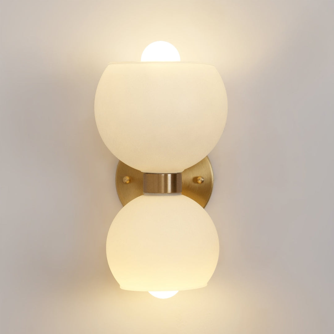 Betty Vägglampa