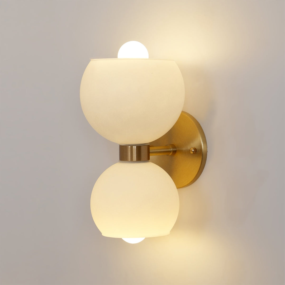 Betty Vägglampa