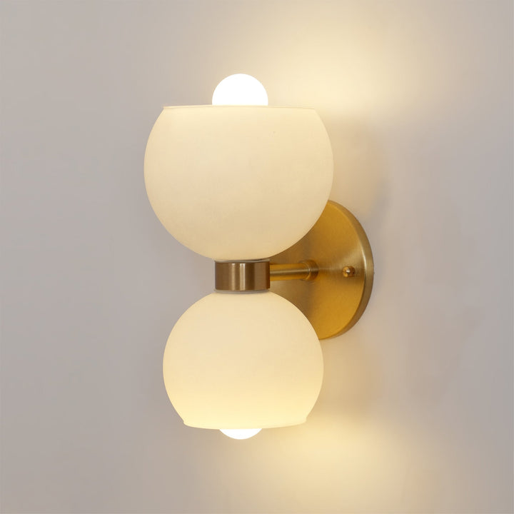 Betty Vägglampa