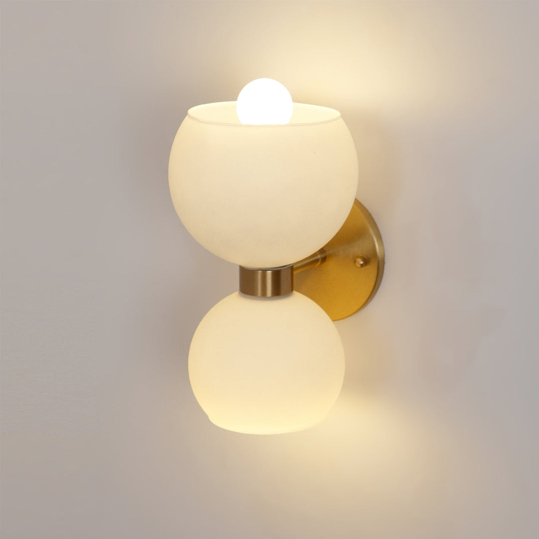 Betty Vägglampa