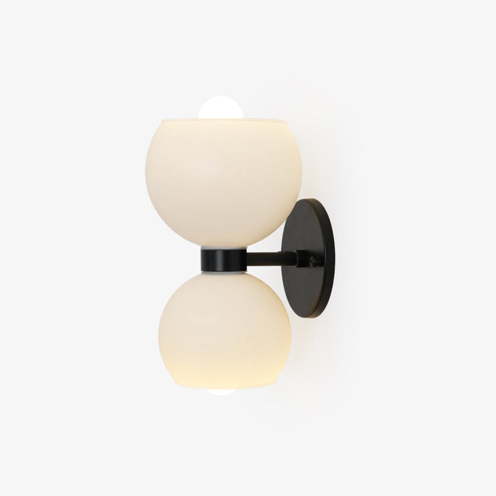 Betty Vägglampa