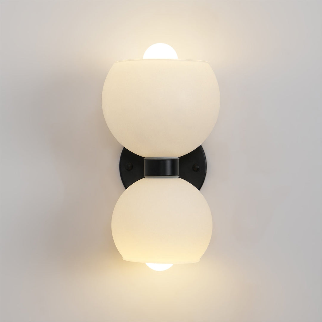 Betty Vägglampa