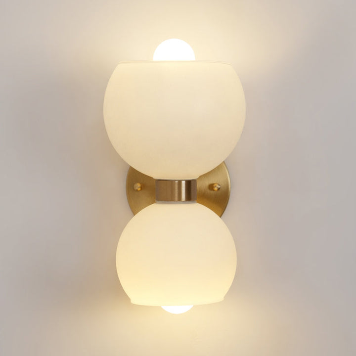 Betty Vägglampa