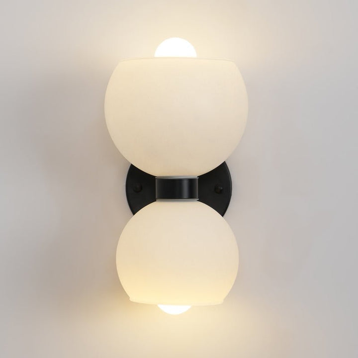 Rund pärlvägglampa