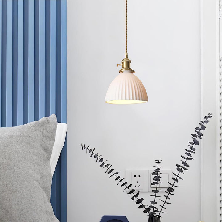 Messingskärmad Keramisk Pendellampa