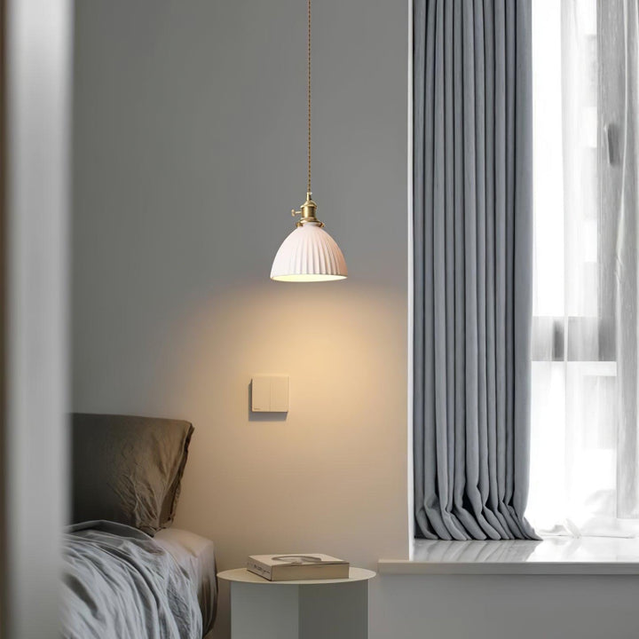 Messingskärmad Keramisk Pendellampa