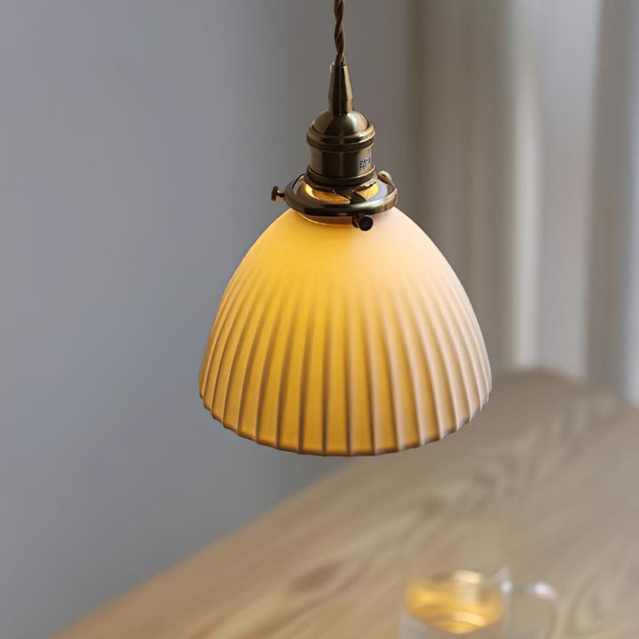 Messingskärmad Keramisk Pendellampa