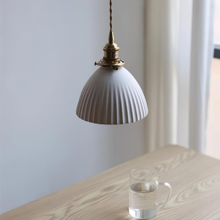 Messingskärmad Keramisk Pendellampa