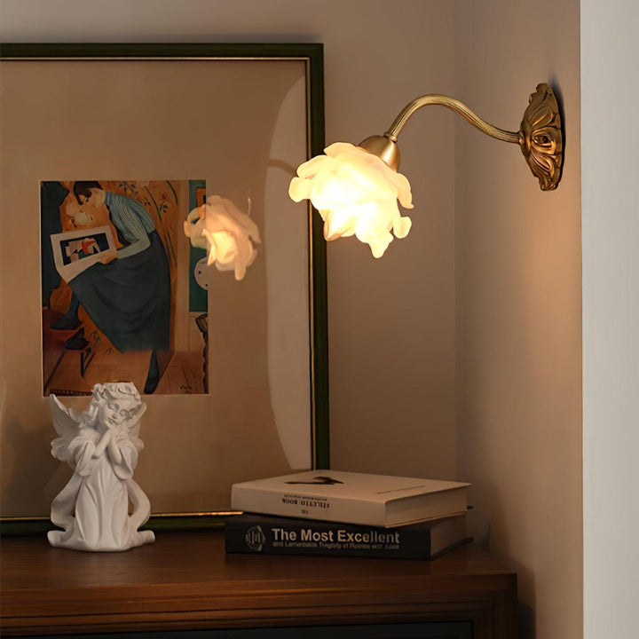 Brass Rose Vägglampa