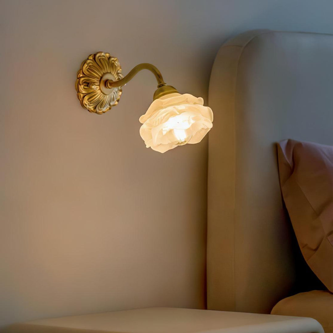 Brass Rose Vägglampa