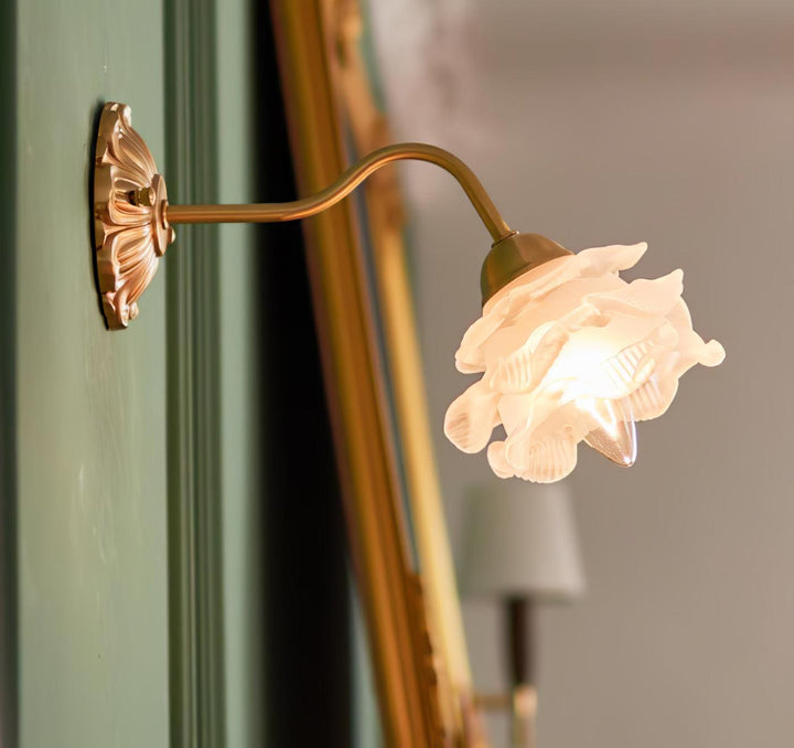 Brass Rose Vägglampa