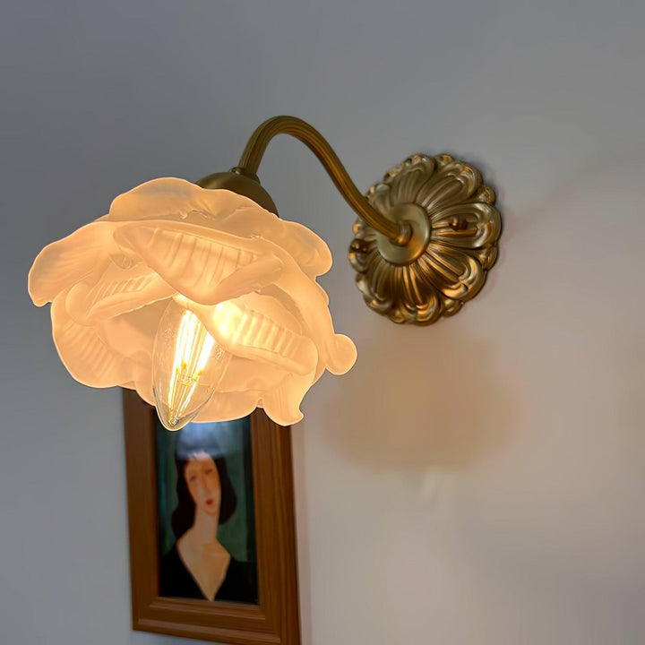 Brass Rose Vägglampa