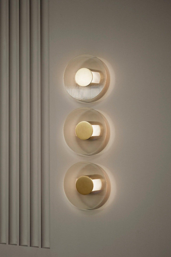 Knapp Vägglampa