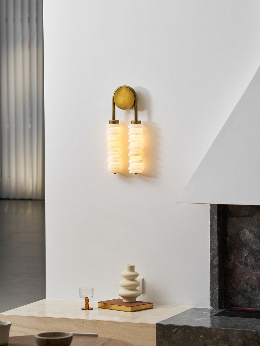 Calla Ribbed Alabaster Vägglampa