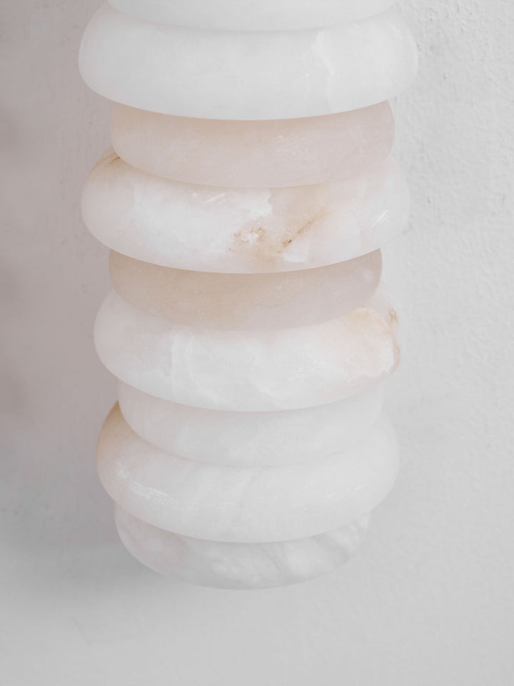 Calla Ribbed Alabaster Vägglampa