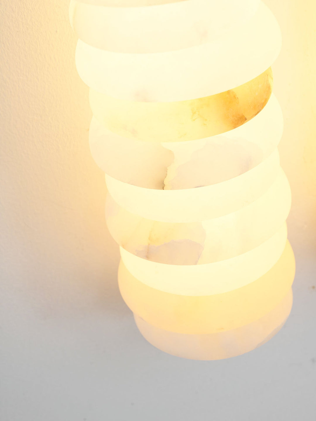 Calla Ribbed Alabaster Vägglampa