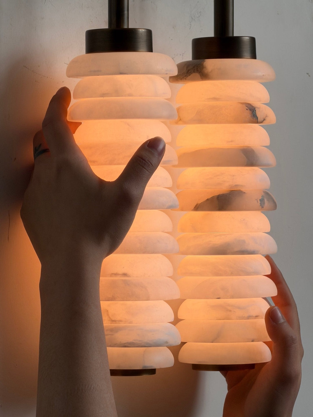 Calla Ribbed Alabaster Vägglampa