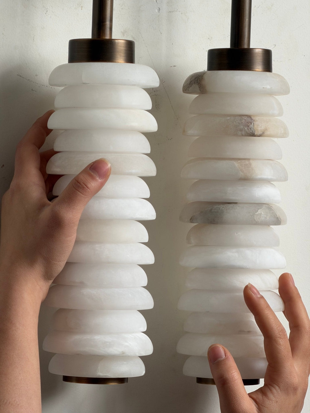 Calla Ribbed Alabaster Vägglampa