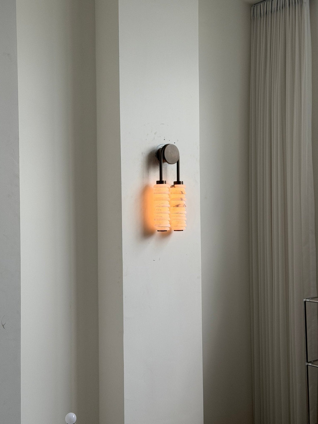 Calla Ribbed Alabaster Vägglampa
