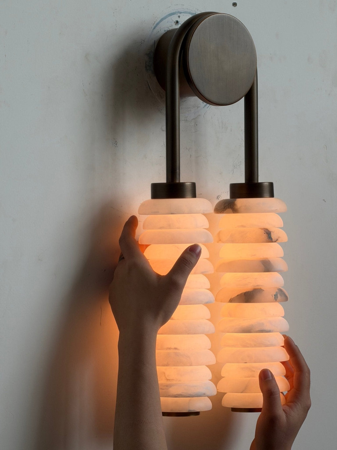 Calla Ribbed Alabaster Vägglampa