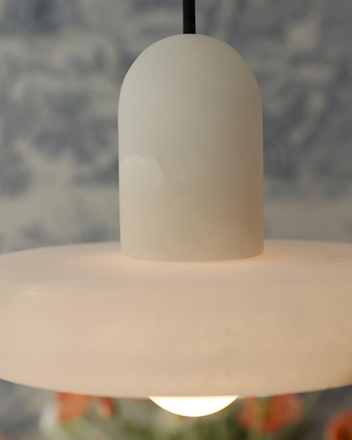 Carrara Alabaster Pendellampa