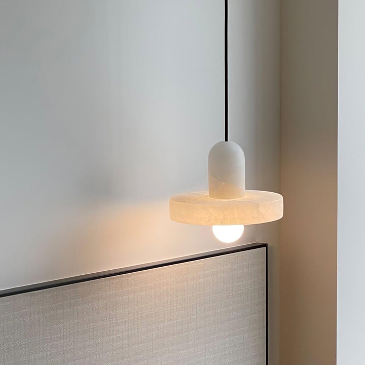 Carrara Alabaster Pendellampa