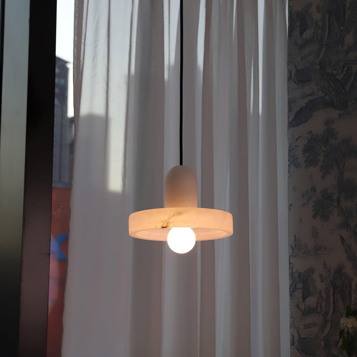 Carrara Alabaster Pendellampa