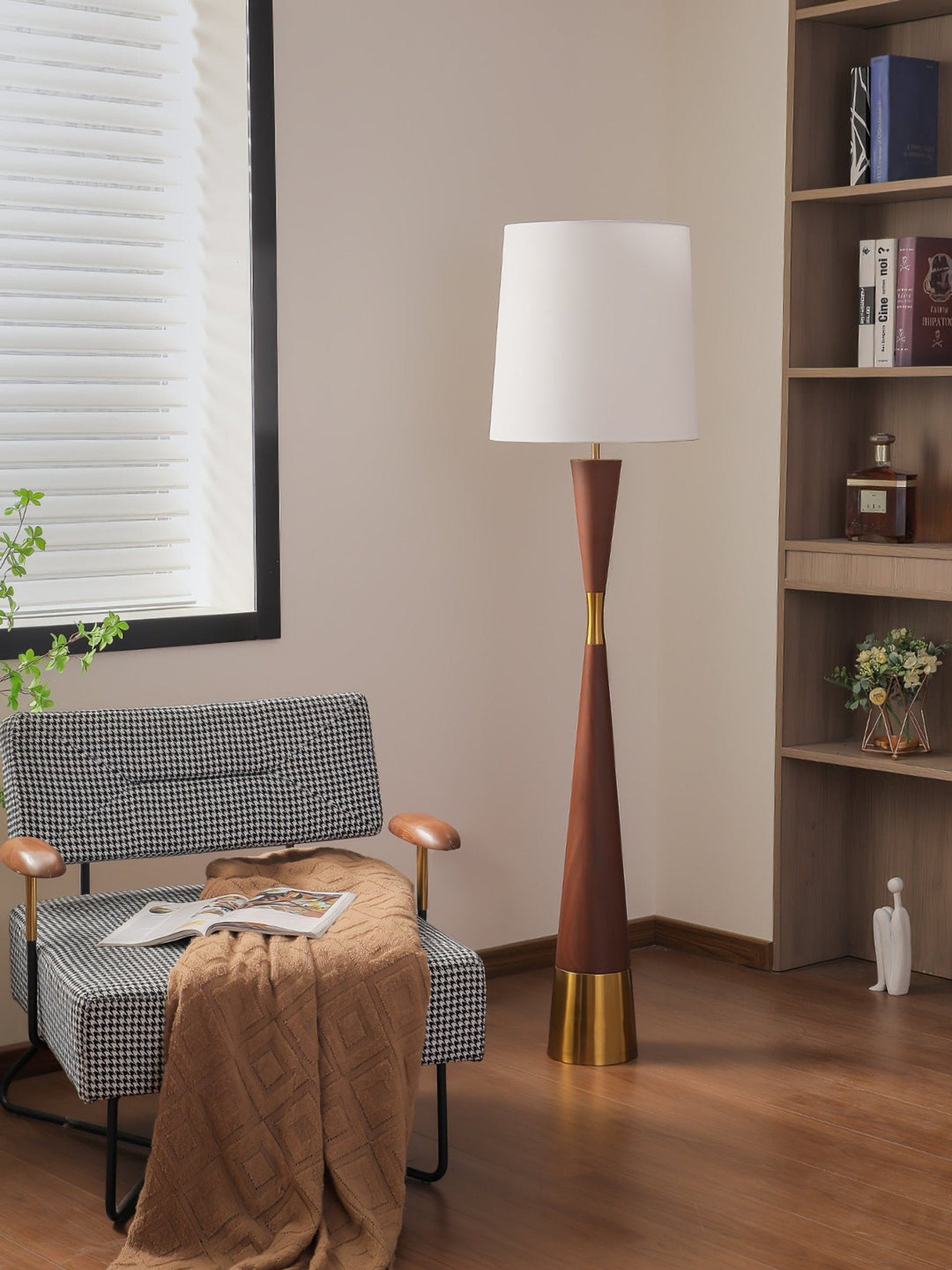 Kona Midja Golvlampa