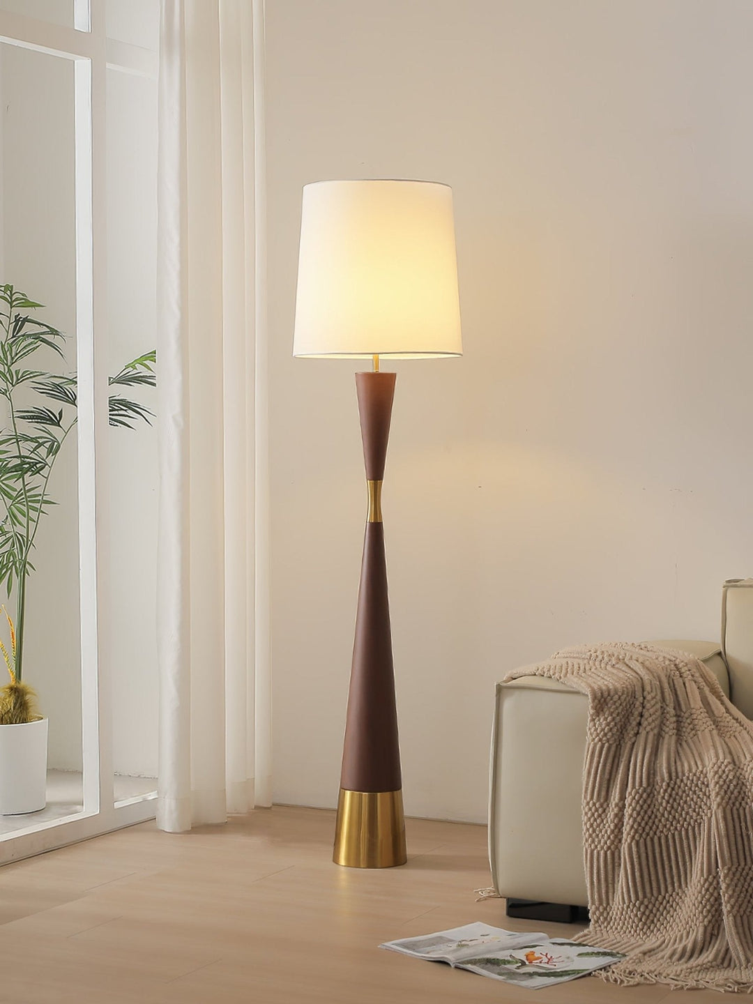 Kona Midja Golvlampa