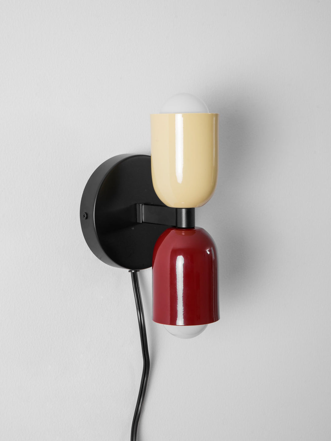 Couleur Dubbel Plug-In Vägglampa