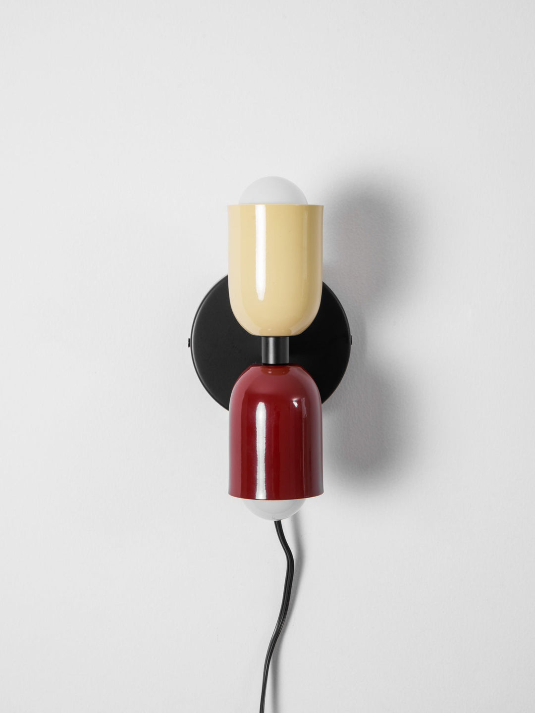 Couleur Dubbel Plug-In Vägglampa