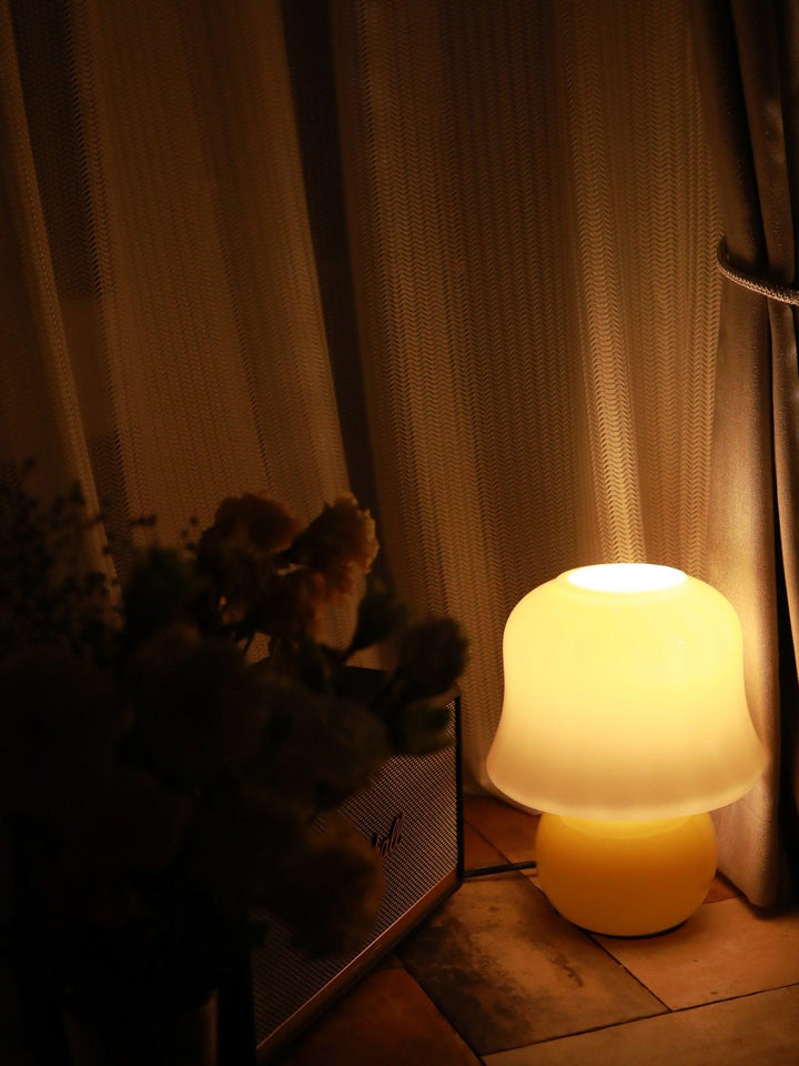 Krämig Svamp Bordslampa