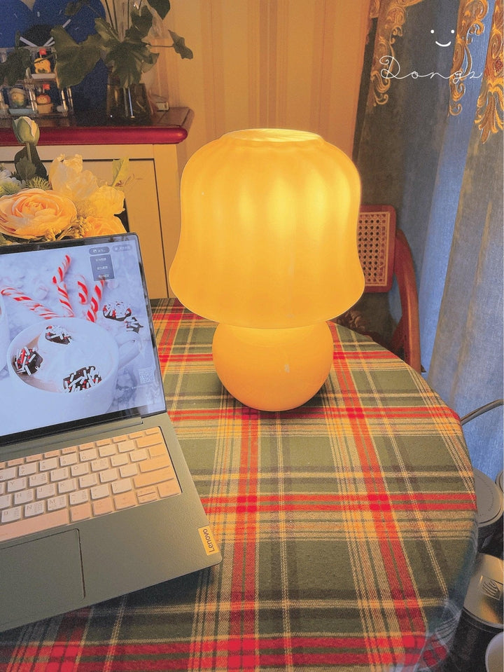 Krämig Svamp Bordslampa