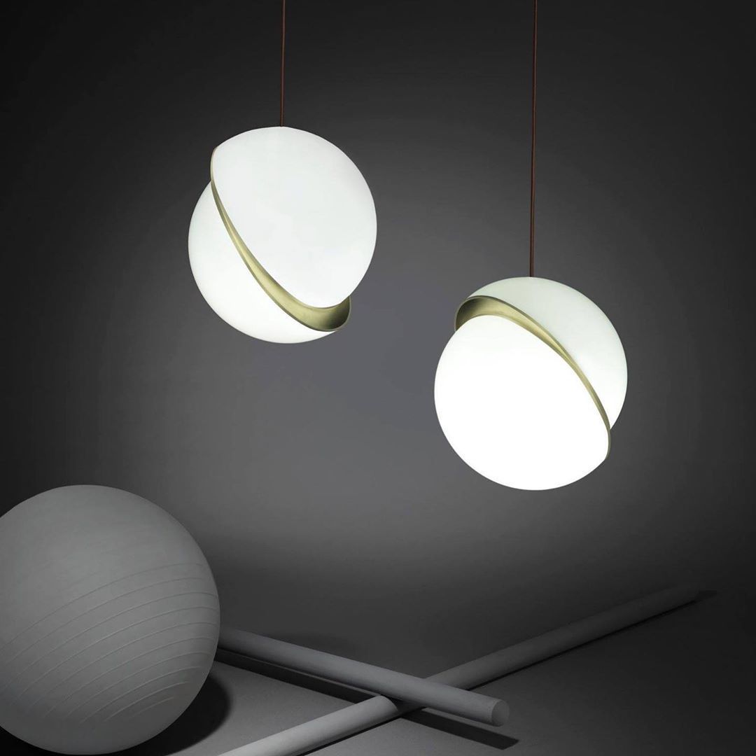 Crescent Pendellampa