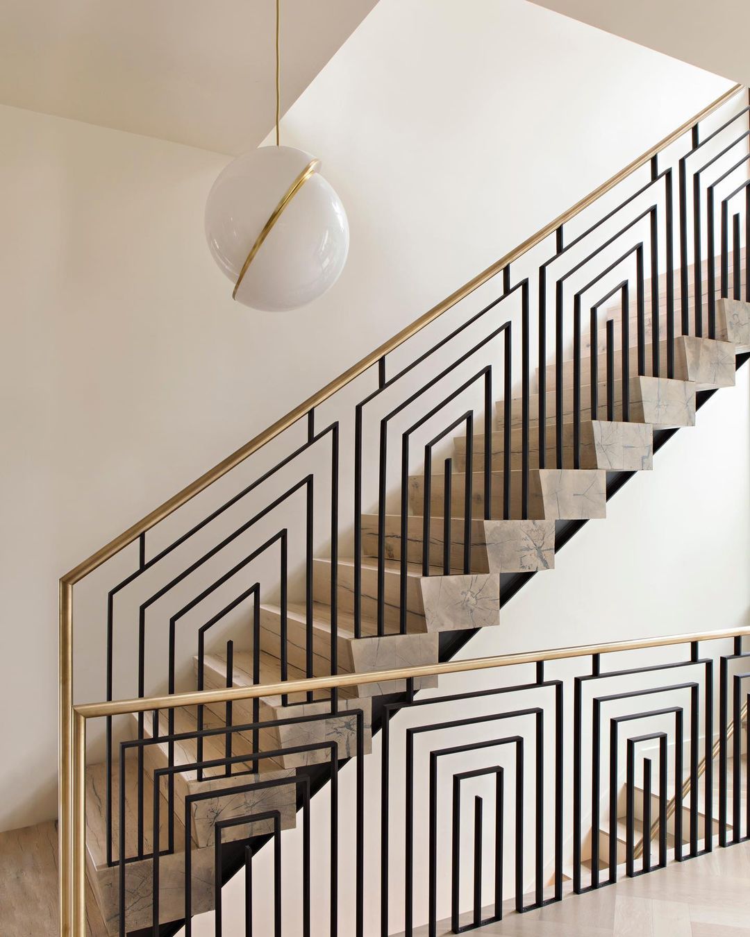 Crescent Pendellampa