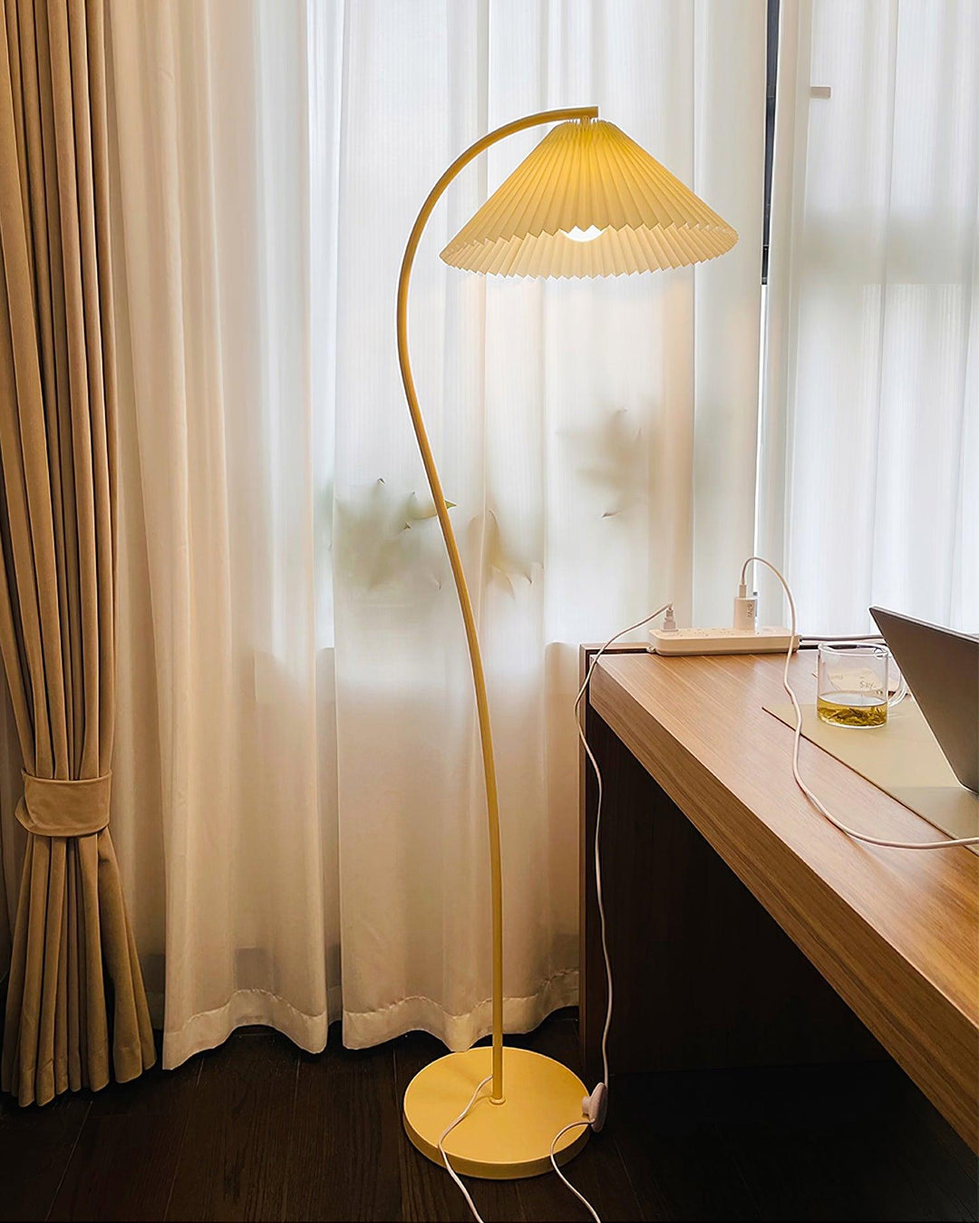 Crescini Plisserad Golvlampa