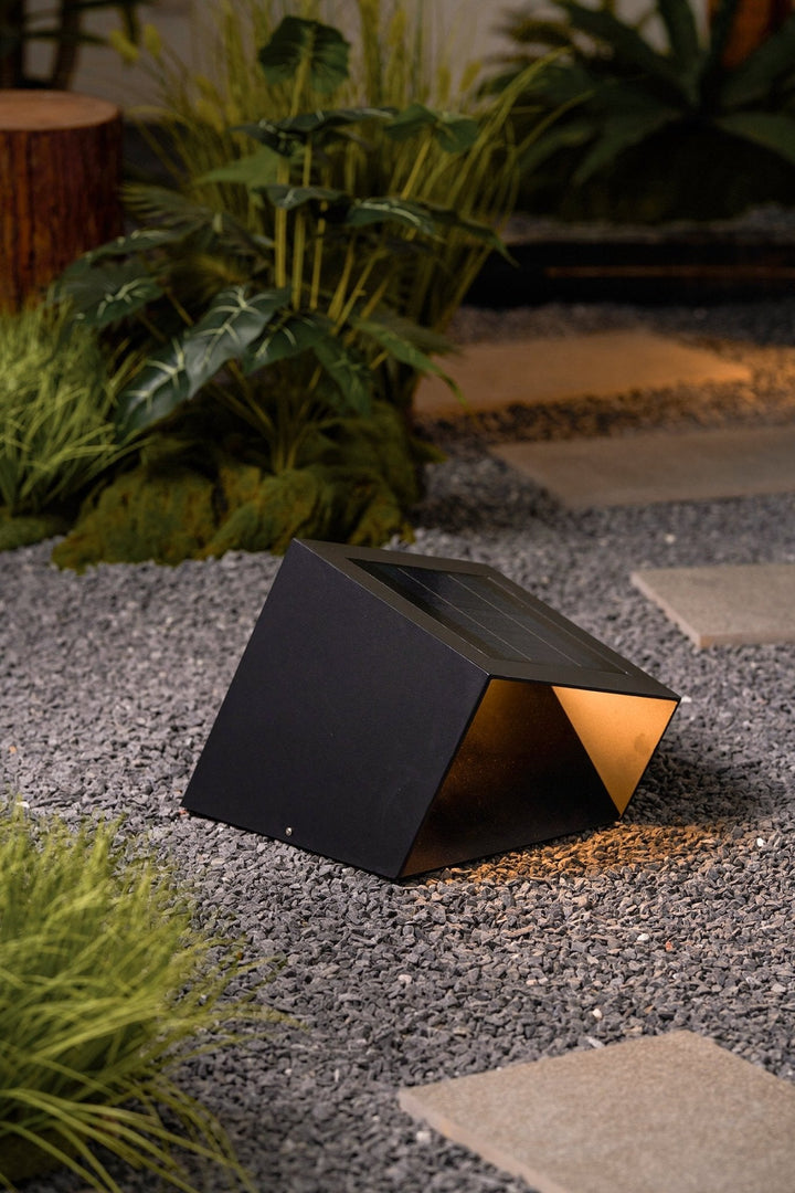 Cube Garden Solutomhuslampa