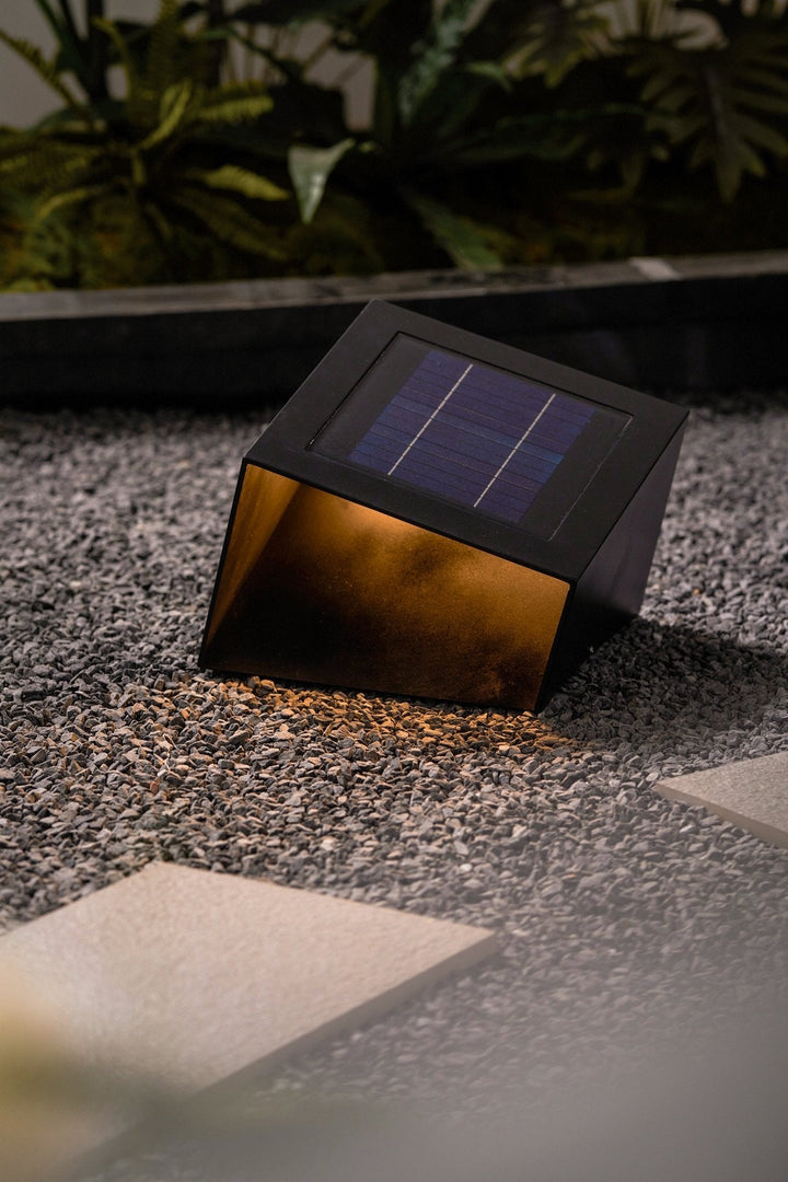 Cube Garden Solutomhuslampa