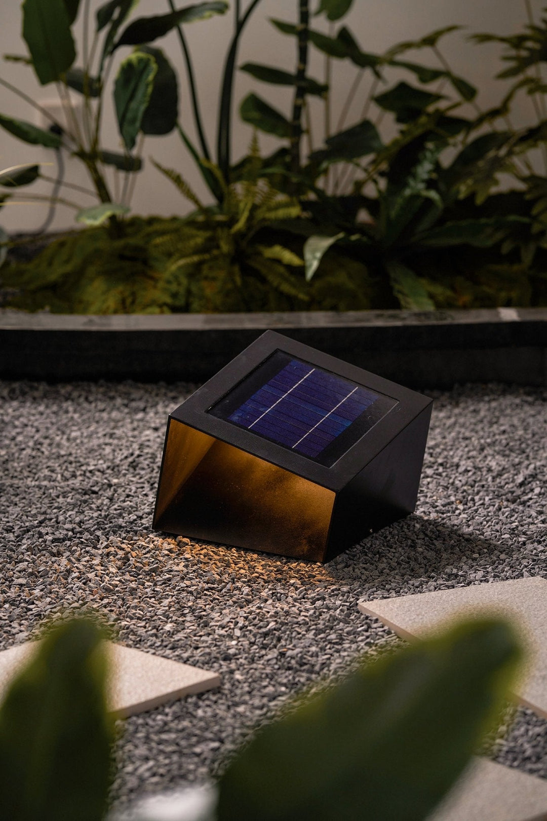 Cube Garden Solutomhuslampa