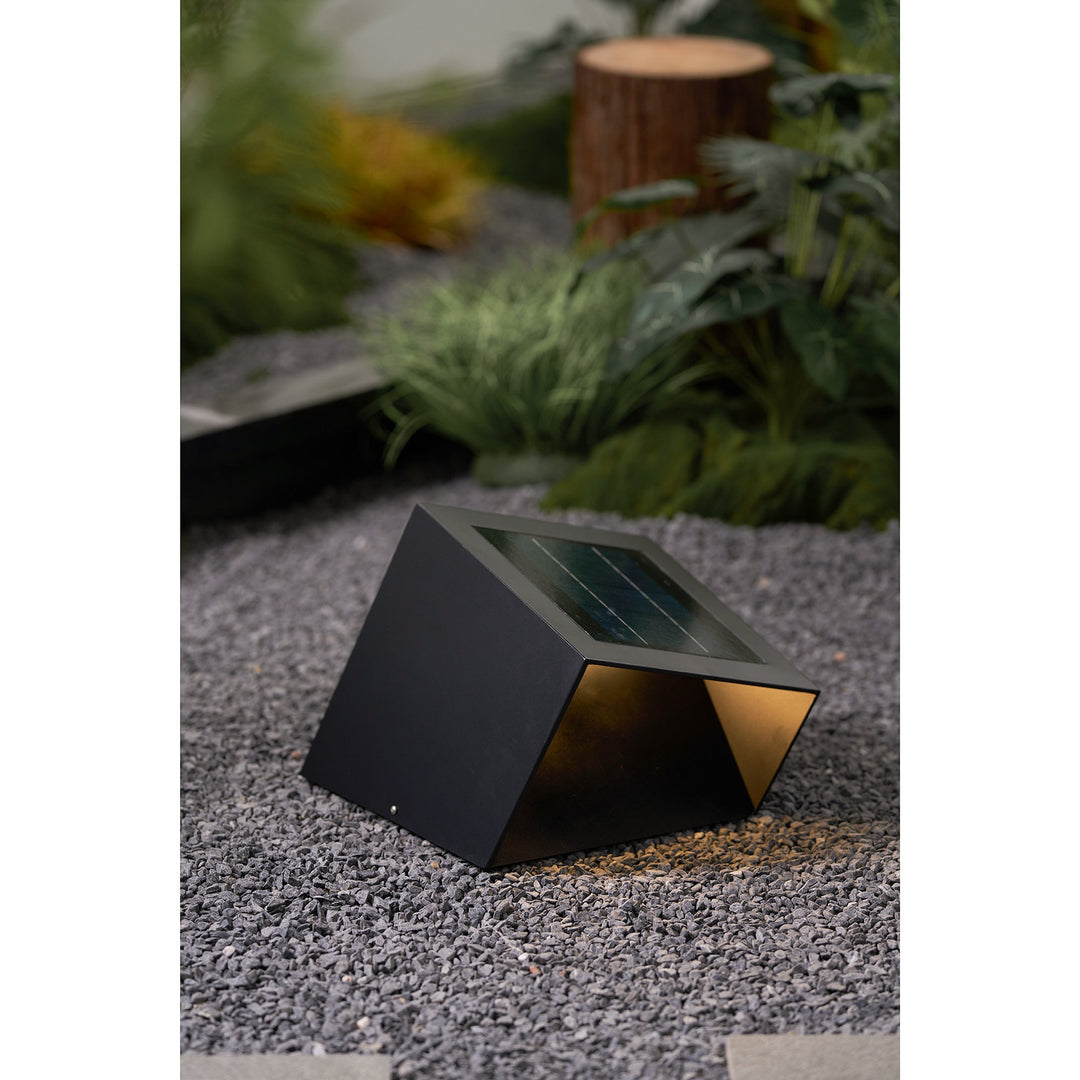 Cube Garden Solutomhuslampa